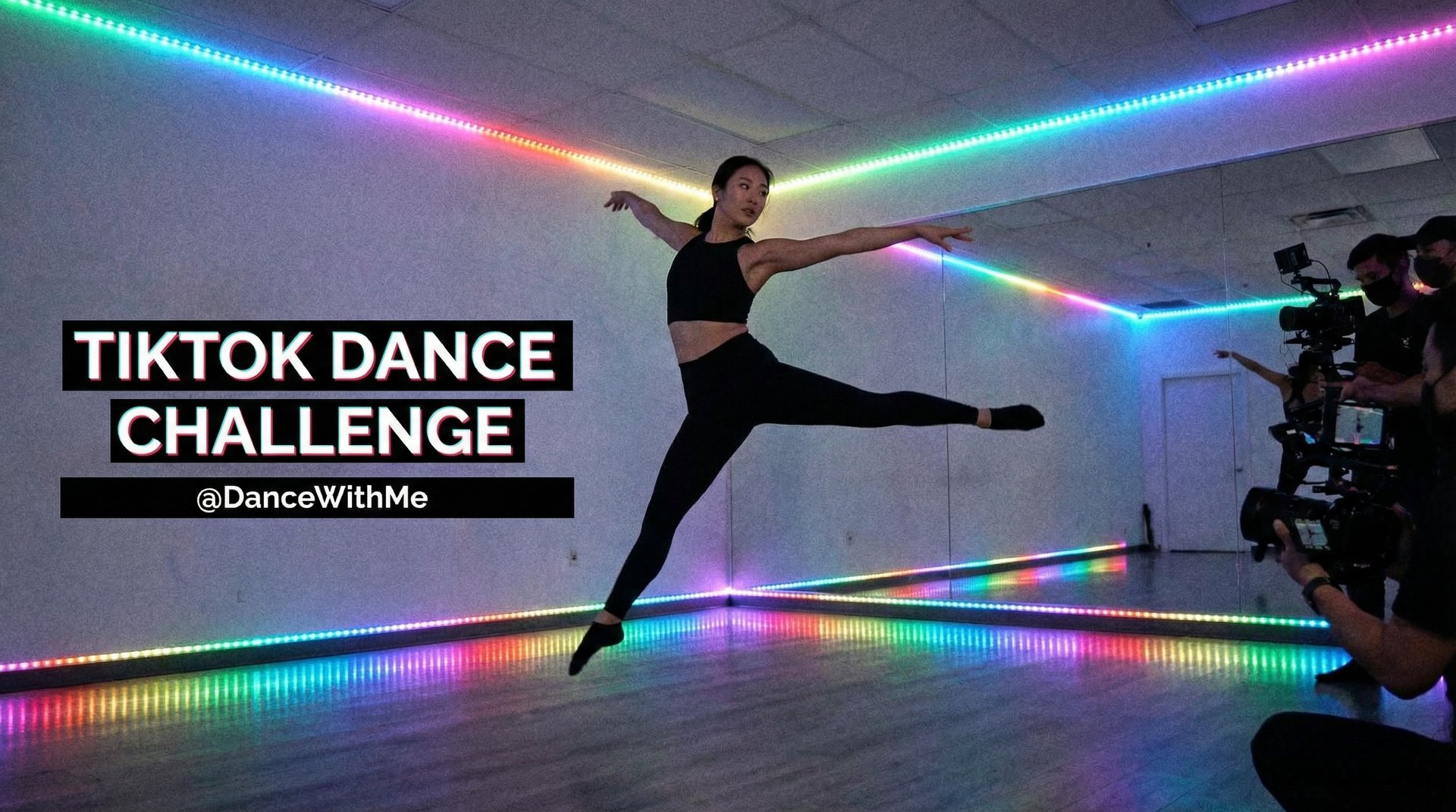 蜜桃视频二次元视频